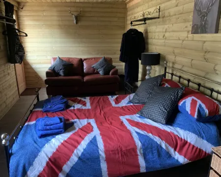 BedrockLodge Buisness Centre HolidayLets Hotels in Winterbourne