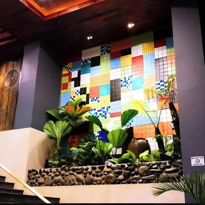 Happy Life Green Hotel Отели рядом с достопримечательностью «Стадион Фу Тхо»
