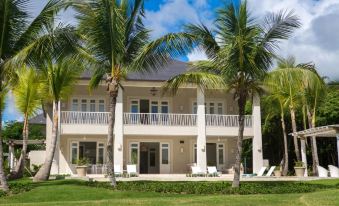 Amazing Golf Villa at Luxury Resort in Punta Cana, Includes Staff, Golf Carts and Bikes