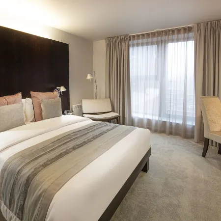 Hotel at Conference Aston Отели рядом с достопримечательностью «Астон Холл»