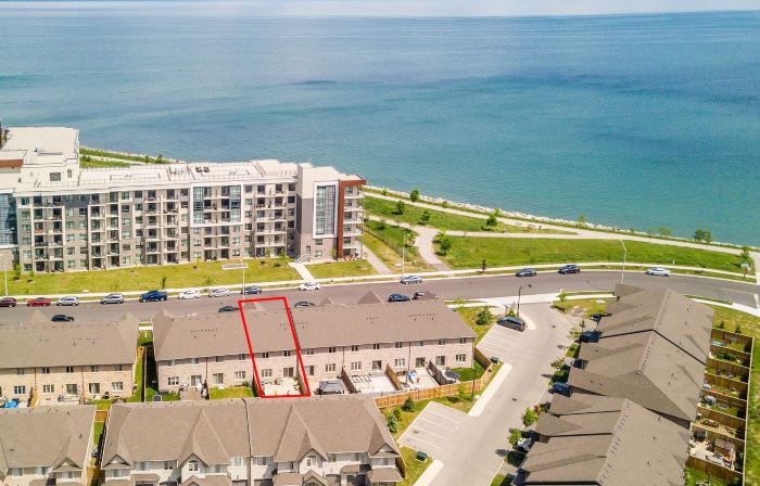 Globalstay. Waterfront 5Br Townhouse. Private Hot Tub, Gym, Sauna