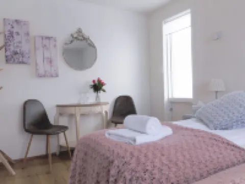 The Apartment - Öbbuhús Hotels in Borgarnes