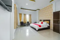 RedDoorz Syariah Near Simpang Sekip Palembang Hotels in Pahlawan