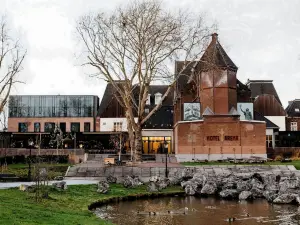 โฮเทล อารีน่า