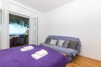 Apartment Luka Hotels in Jelsa