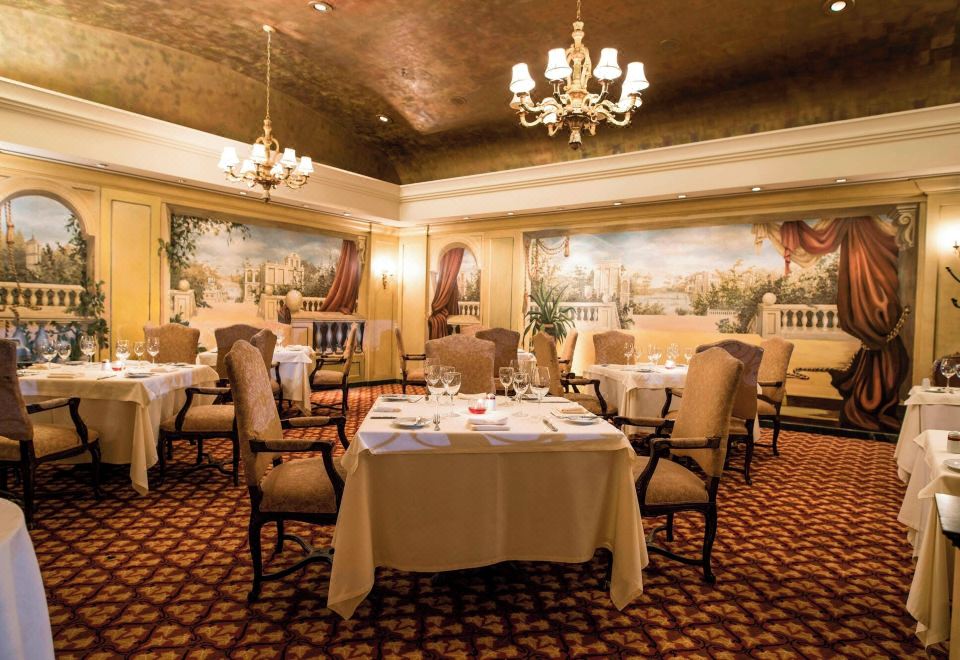 Sheraton Pilar Hotel & Convention Center Over view