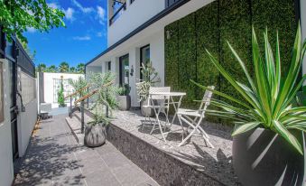 Villa Azure Ocean Suites