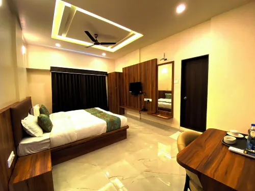 The Grand Sarovar Inn and Suites Hotels in Chandoli
