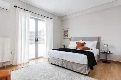Spacious & Airy 1 Bedroom Apartment Near Helexpo Hôtels à proximité de : School of Pedagogical and Technological Education