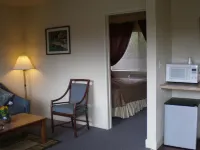 Rainbow Lodge Hotels in Upper Lake