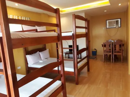 North Blue Bay Inn Отели рядом с достопримечательностью «Дингалан Кейв»