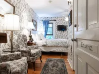 Stone Maiden Inn Hotels in Perth County