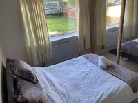 Spacious Detached Bungalow with Ample Parking Hotels near Grantham Railway Station