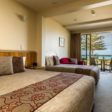 Pebble Beach Motor Inn