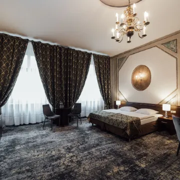 Hotel Rezydent Отели рядом с достопримечательностью «Главная рыночная площадь»