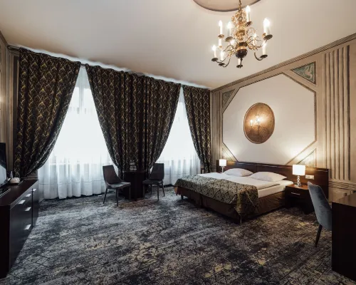 Hotel Rezydent Hotels near Rynek Underground