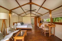 Gili Teak Beach Front Resort
