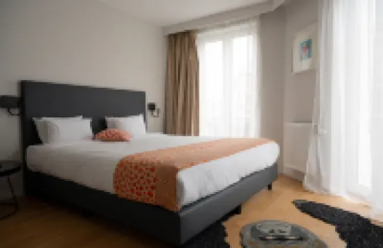 Hôtel la Pièce Hotel berhampiran Dataran St. Gery