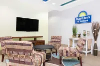 Days Inn & Suites by Wyndham Madisonville Hotels in Madisonville