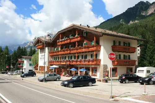 Hotel Rododendro Val di Fassa Hotel a Campitello di Fassa