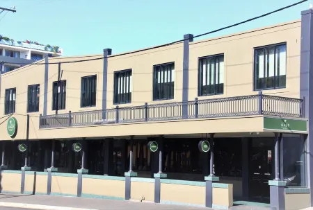 Harp Hotel Отели рядом с достопримечательностью «Wollongong Head Lighthouse»