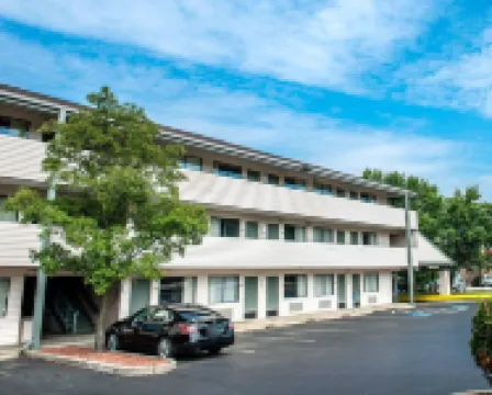 Quality Inn & Suites Gibsonia - Pittsburgh North