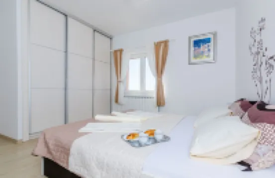 德拉季奇別墅酒店