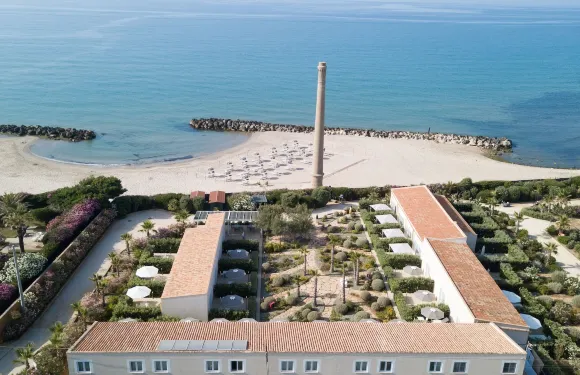 夏卡鮭魚網酒店