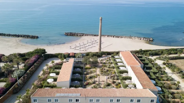 夏卡鮭魚網酒店