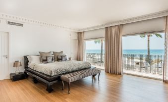 The Residence by the Beach House Marbella