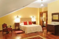 La Casona de la Roza Hotels near Iglesia de Santa Maria de la Oliva