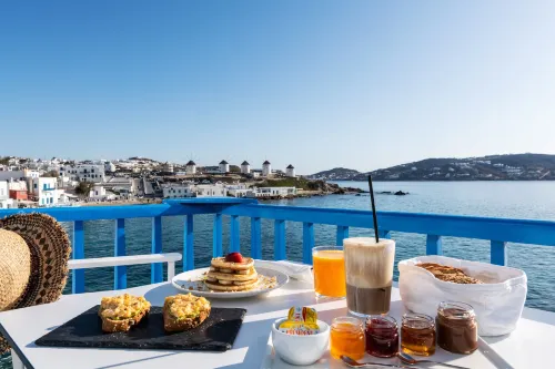Bluetopia Suites - Bed and Breakfasts