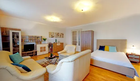 Central Apartmany Biela Street Отели рядом со станцией Главная станция Братиславы