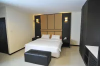 White Inn Nongkhai Hotel - parking