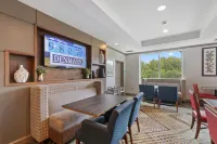 Holiday Inn Express & Suites Bethlehem Hotels in Center Valley
