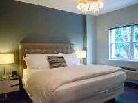 The EO Inn - Downtown Orlando Hotels near Sunshine Park