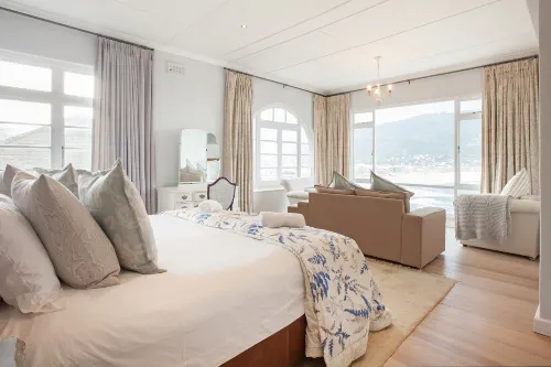 The Cove - Superior 3 Bedroom Villa Hotels in Clovelly