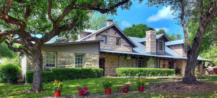 Kuebler Waldrip Haus B&B Hotels in Comal County