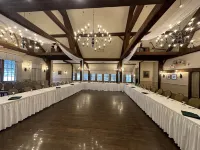 Publick House Historic Inn and Country Motor Lodge