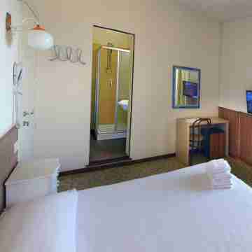 Hotel Metropol Rooms