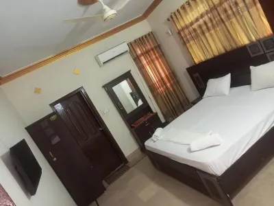 Hill View Guest House - Family Hotel at Prime Location, All Facilities Are Available in Surrounding Hotels in 