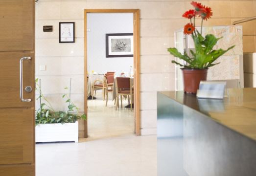 아파르타멘토스 아티카21 포르타스고의 넓고 따뜻한 객실 내부 사진