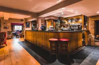 The Dog & Doublet Inn فنادق في Stone Rural