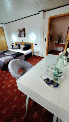Landgasthaus Zur Kupferkanne Hotels in Alken