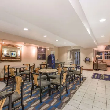Baymont Inn & Suites by Wyndham Anchorage Airport
