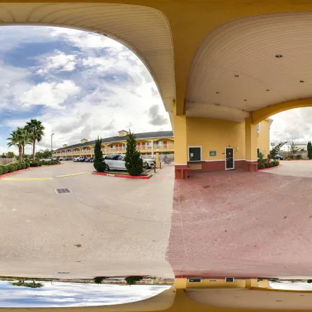 Scottish Inn and Suites Baytown