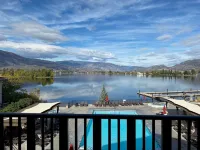 Walnut Beach Resort - Mountain view
