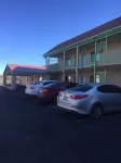 Travel Inn & Suite - parking