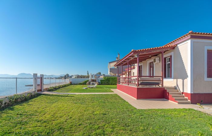 Costa Vasia Suites & Apartments