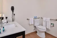 Crystal Inn & Suites IAH Humble